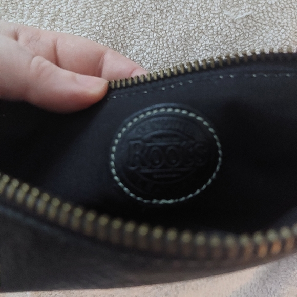 Roots black leather clutch - Picture 3 of 4